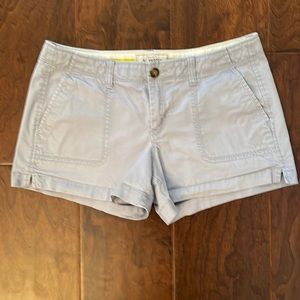 Old Navy Perfect 3 1/2 Khaki shorts - size 8 low rise